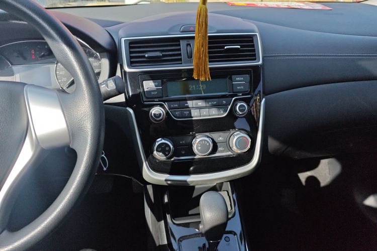 日产 骐达TIIDA 2019款 1.6L CVT酷动版 国VI局部细节16