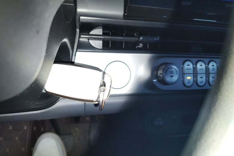 长安启源 长安Lumin 2022款 210km 香甜款中控内饰11