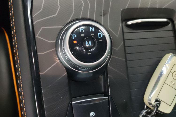 福特 探险者 2023款 EcoBoost 285 昆仑巅峰版 7座中控内饰18