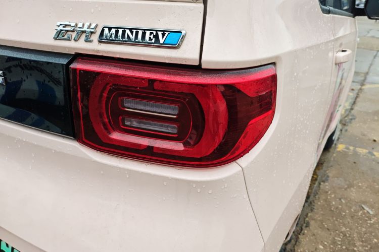 五菱汽车 宏光MINIEV 2022款 马卡龙臻享款 三元锂车身外观9