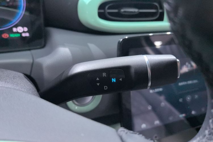 零跑汽车 零跑T03 2021款 400豪华版中控内饰18