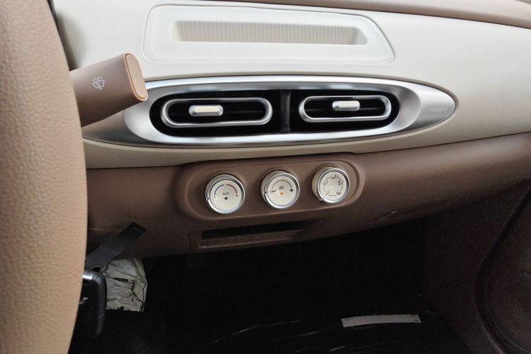 五菱汽车 宏光MINIEV 2025款 四门版 进阶款中控内饰16