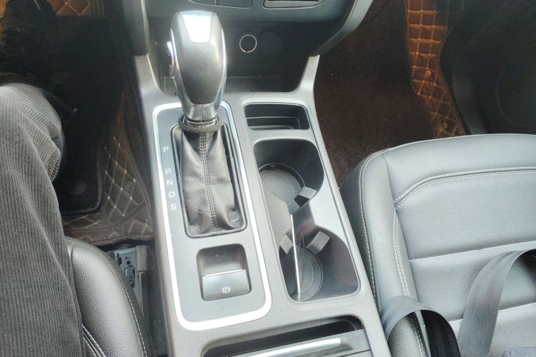 福特 翼虎 2019款 EcoBoost 180 两驱铂翼型 国VI中控内饰18