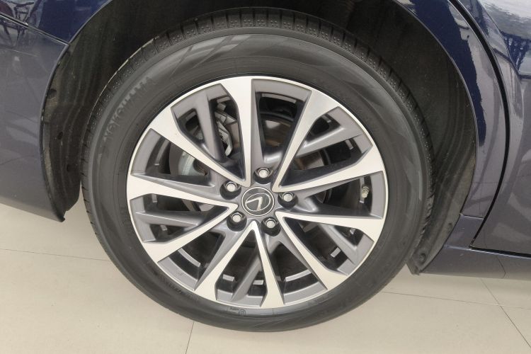 雷克萨斯ES 2023款 200 卓越版车身外观6008