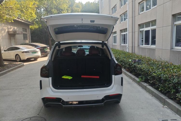 宝马iX3 2024款 创领型机舱底盘23