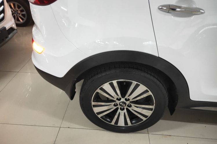 起亚 智跑 2015款 2.0L 自动两驱版DLX车身外观6008