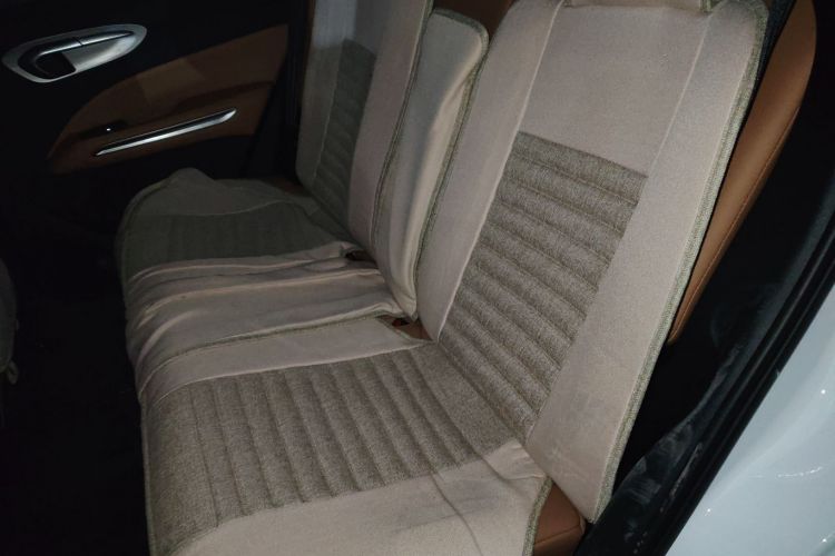 奔腾 悦意07 2025款 210km 乐享版中控内饰21