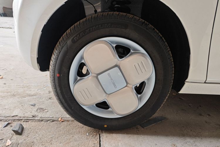 吉利银河 2024款 熊猫mini 200km 耐力熊车身外观6007