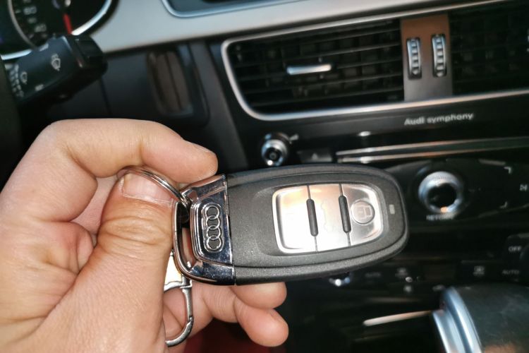 奥迪A4L 2015款 35 TFSI 自动舒适型中控内饰11