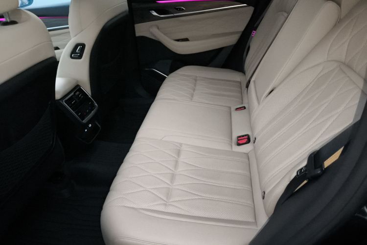 吉利汽车 星越L 2025款 东方曜 2.0TD 自动四驱望月版中控内饰21