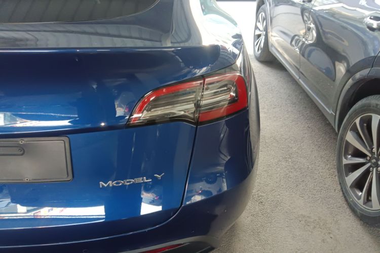 特斯拉 Model Y 2022款 改款 后轮驱动版车身外观6006