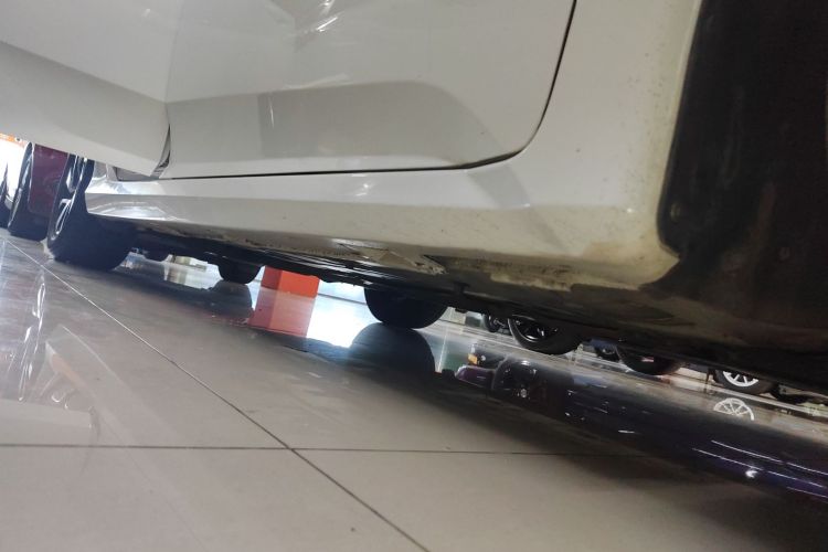 本田 思域 2016款 220TURBO 手动豪华版机舱底盘29