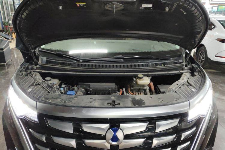 腾势D9 2022款 DM-i 970 四驱旗舰型机舱底盘24