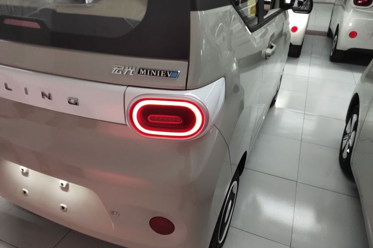 五菱汽车 宏光MINIEV 2024款 第三代 215km 青春版车身外观6006