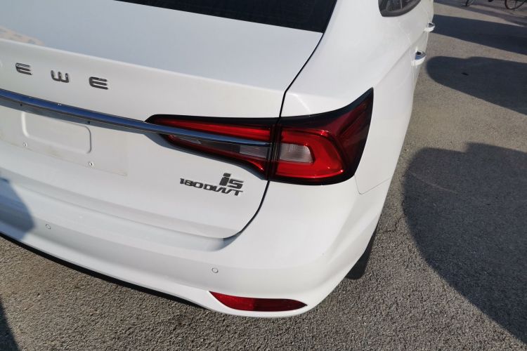 荣威i5 2020款 1.5L 手动4G互联领豪版车身外观9