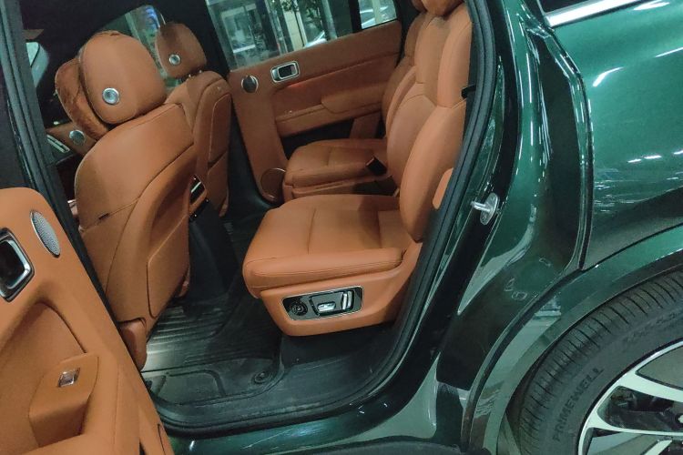 理想汽车 理想L9 2023款 Pro中控内饰7004