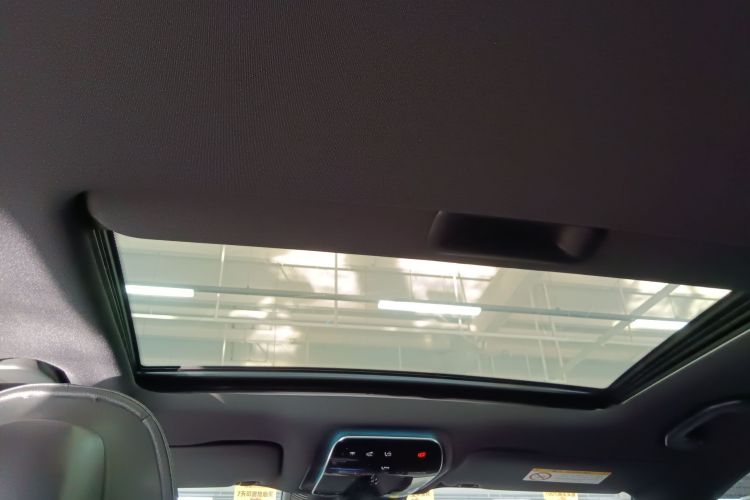 奔驰C级 2023款 C 200 L 运动版中控内饰22