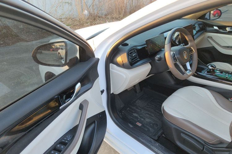 比亚迪 秦PLUS 2024款 荣耀版 DM-i 55KM领先型中控内饰20