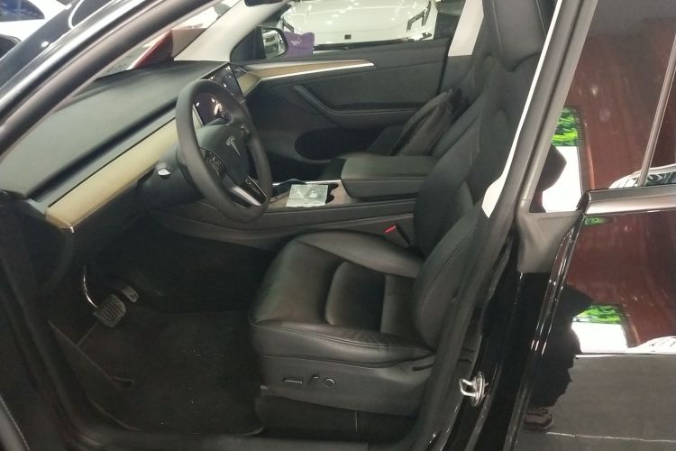 特斯拉 Model Y 2022款 改款 后轮驱动版中控内饰19