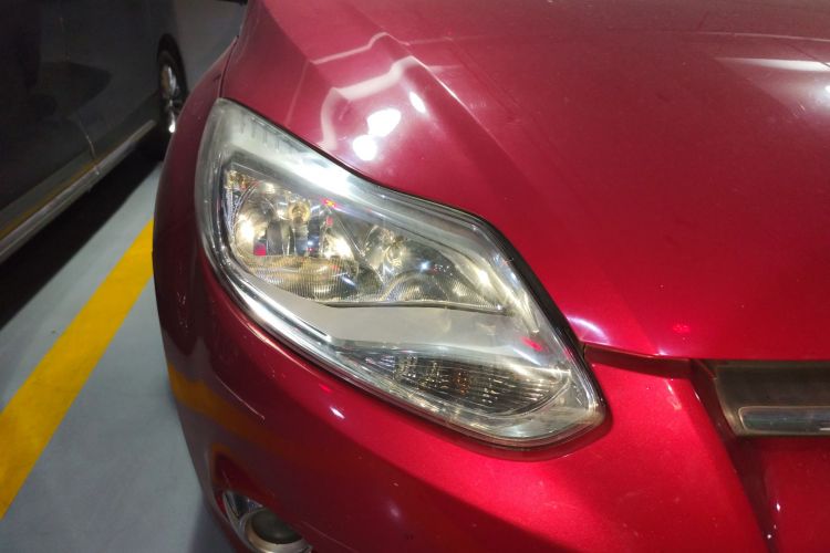 福特 福克斯 2012款 两厢 1.6L 自动风尚型车身外观6006