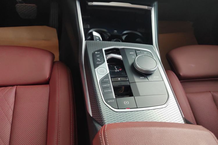 宝马3系 2023款 330i M运动曜夜套装中控内饰18