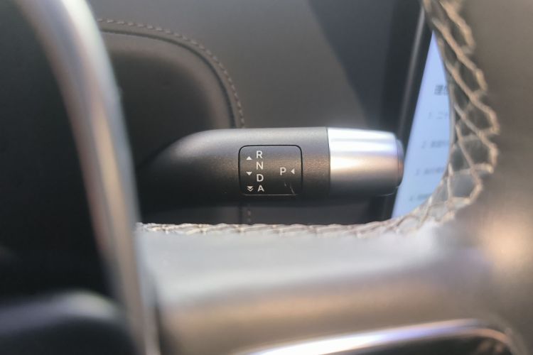 理想汽车 理想L9 2022款 Max中控内饰18