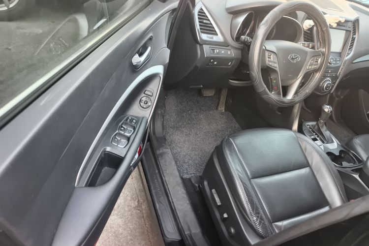 现代 胜达 2013款 2.4L 自动四驱智能型中控内饰20