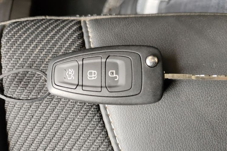 福特 翼虎 2015款 1.5L GTDi 两驱风尚型中控内饰7001