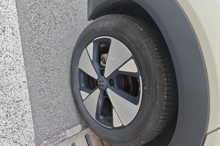 比亚迪 海豚 2023款 420km 时尚版车身外观6008