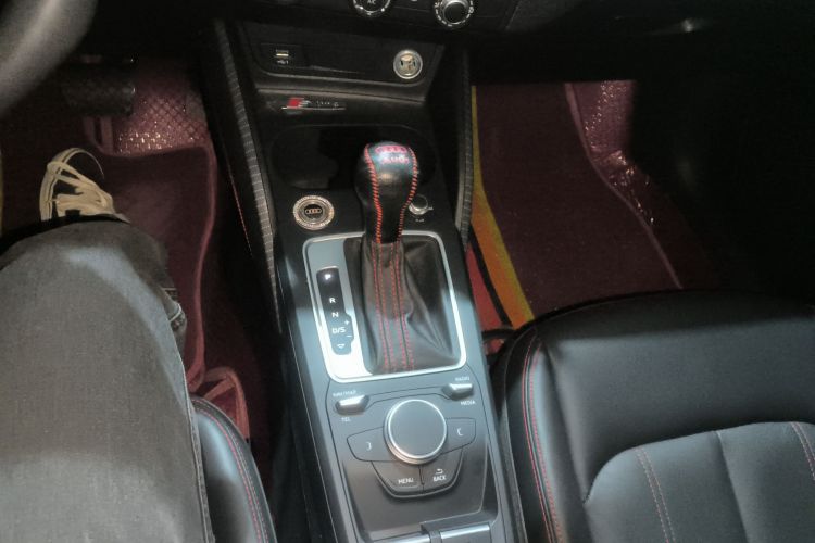 奥迪Q2L 2022款 35 TFSI 进取动感型中控内饰18