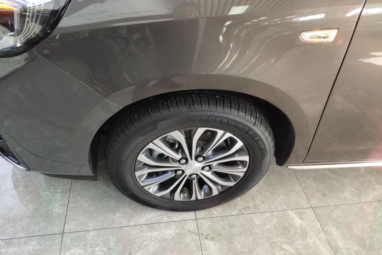 别克GL8 2023款 陆上公务舱 智享型车身外观6007