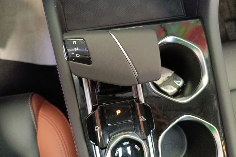 长安 逸动 2024款 PLUS 蓝鲸NE 1.4T GDI DCT高能版中控内饰18