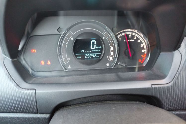 长城M4 2014款 1.5L 手动豪华型中控内饰15