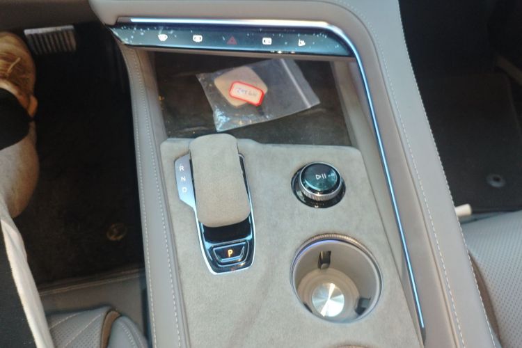 极氪001 2024款 ME版 100kWh 四驱中控内饰18