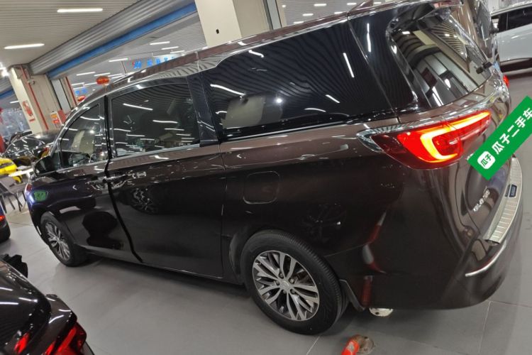 别克GL8 2020款 ES陆尊 653T 尊享型车身外观4