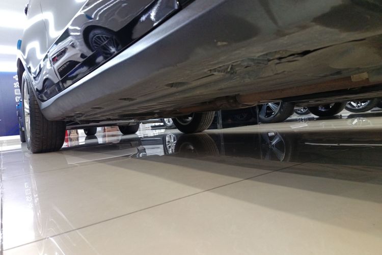 奔驰GLC 2020款 改款 GLC 260 L 4MATIC 动感型机舱底盘29