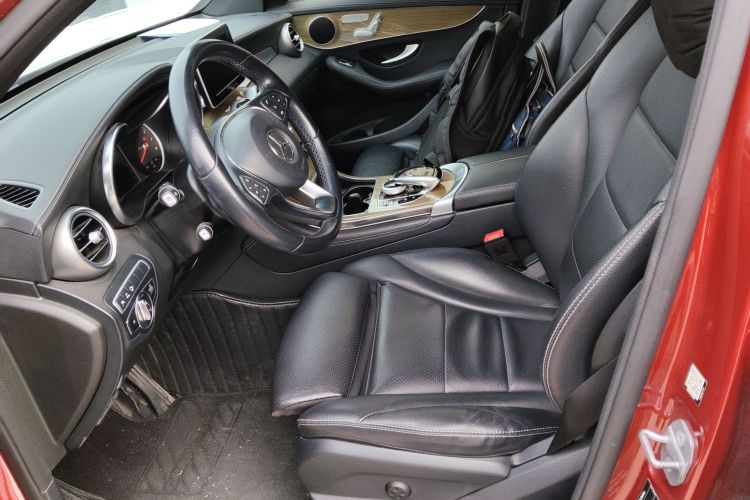 奔驰GLC轿跑 2019款 GLC 260 4MATIC 轿跑SUV中控内饰19