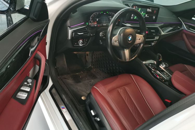 宝马5系 2022款 改款二 525Li M运动套装中控内饰20