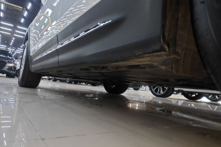 奔驰GLB 2023款 GLB 220 动感型局部细节9002