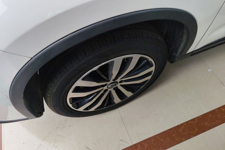 广汽传祺 传祺GS4 2017款 235T 自动两驱豪华智联版车身外观35