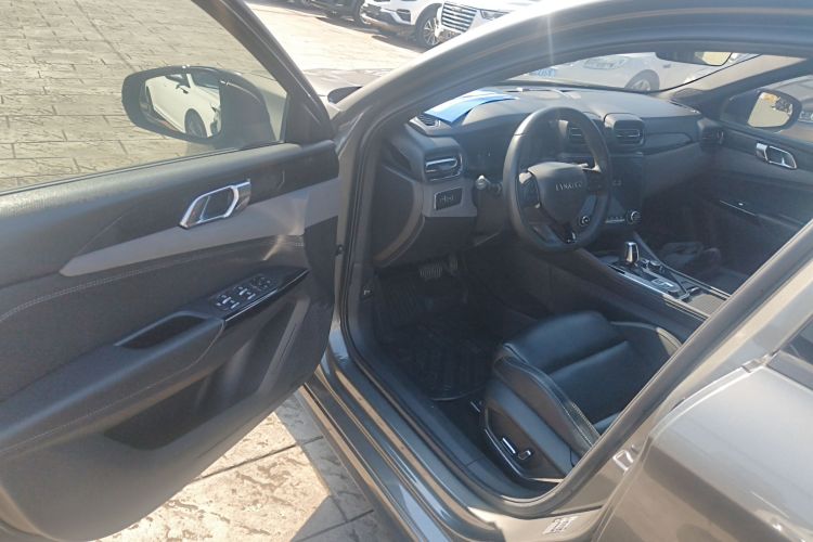 领克03 2022款 2.0TD DCT劲Plus中控内饰20