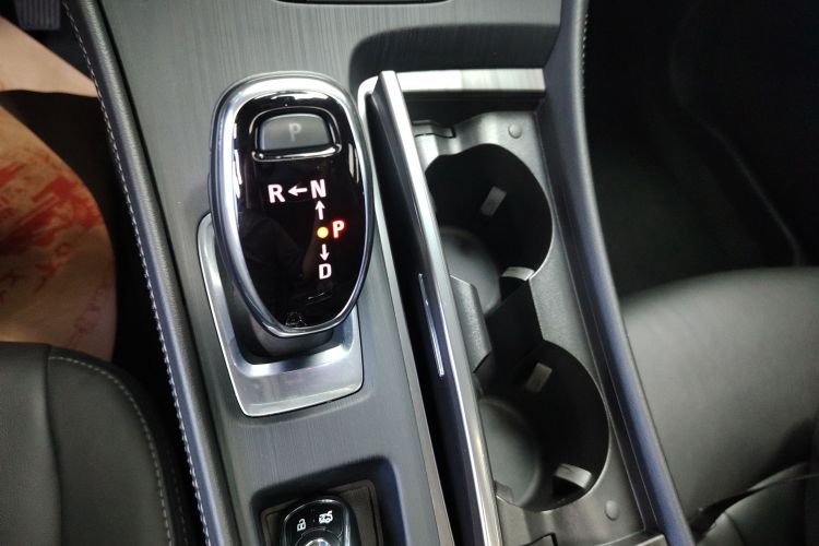 别克 君越 2022款 652T 豪华型中控内饰18