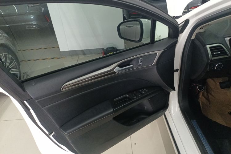 福特 蒙迪欧 2018款 EcoBoost 180 智控时尚型 国V中控内饰7007