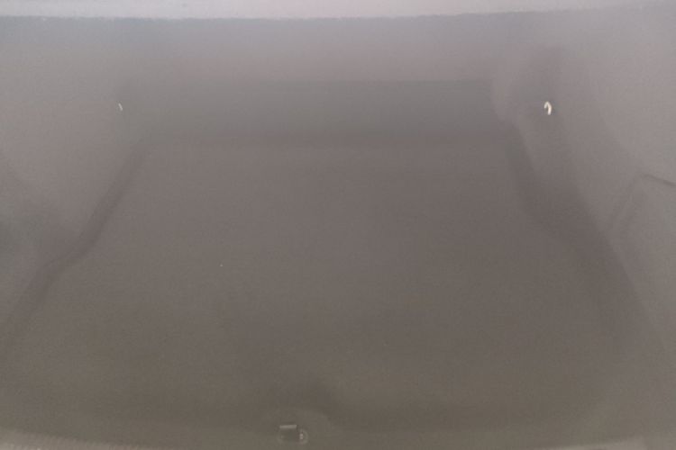 捷豹XEL 2024款 2.0T 250PS R-DYNAMIC S进取运动版机舱底盘23