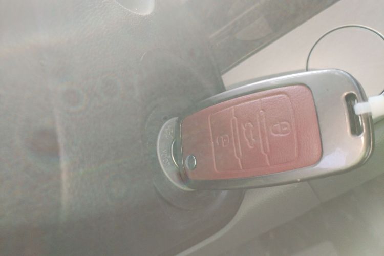 长安启源 长安Lumin 2022款 210km 香甜款中控内饰7001