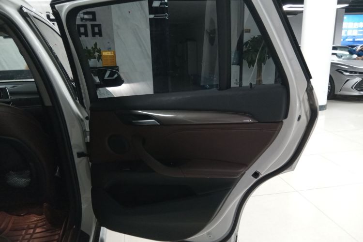 宝马X1 2018款 sDrive18Li 尊享型中控内饰45