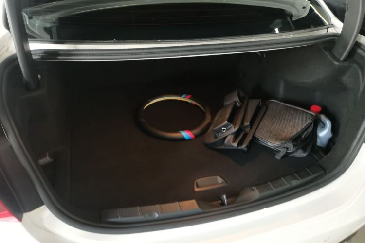 宝马1系 2021款 改款 120i M运动版局部细节23