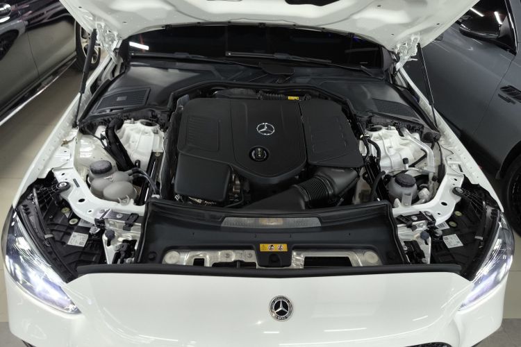 奔驰C级 2023款 C 260 L 运动版机舱底盘24