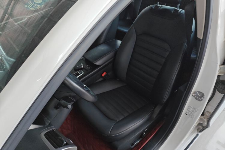 福特 蒙迪欧 2018款 EcoBoost 180 时尚型局部细节19