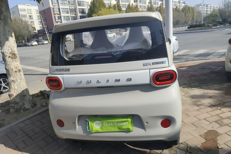 五菱汽车 宏光MINIEV 2024款 第三代 215km 青春版车身外观6